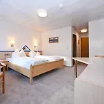 Hotel & Alphorn Lech am Arlberg