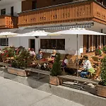 & Alphorn Hotel