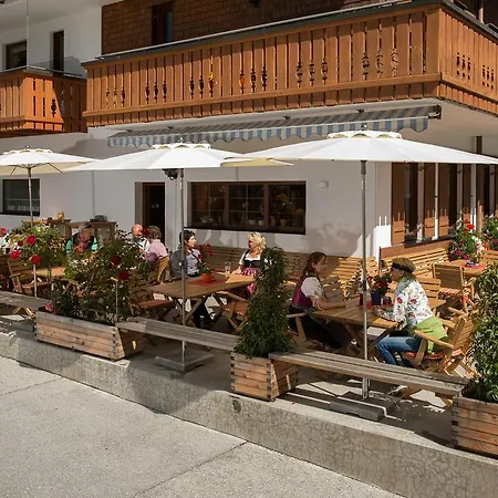 & Alphorn Hotel
