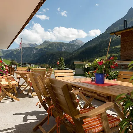 Hotel & Alphorn Lech am Arlberg